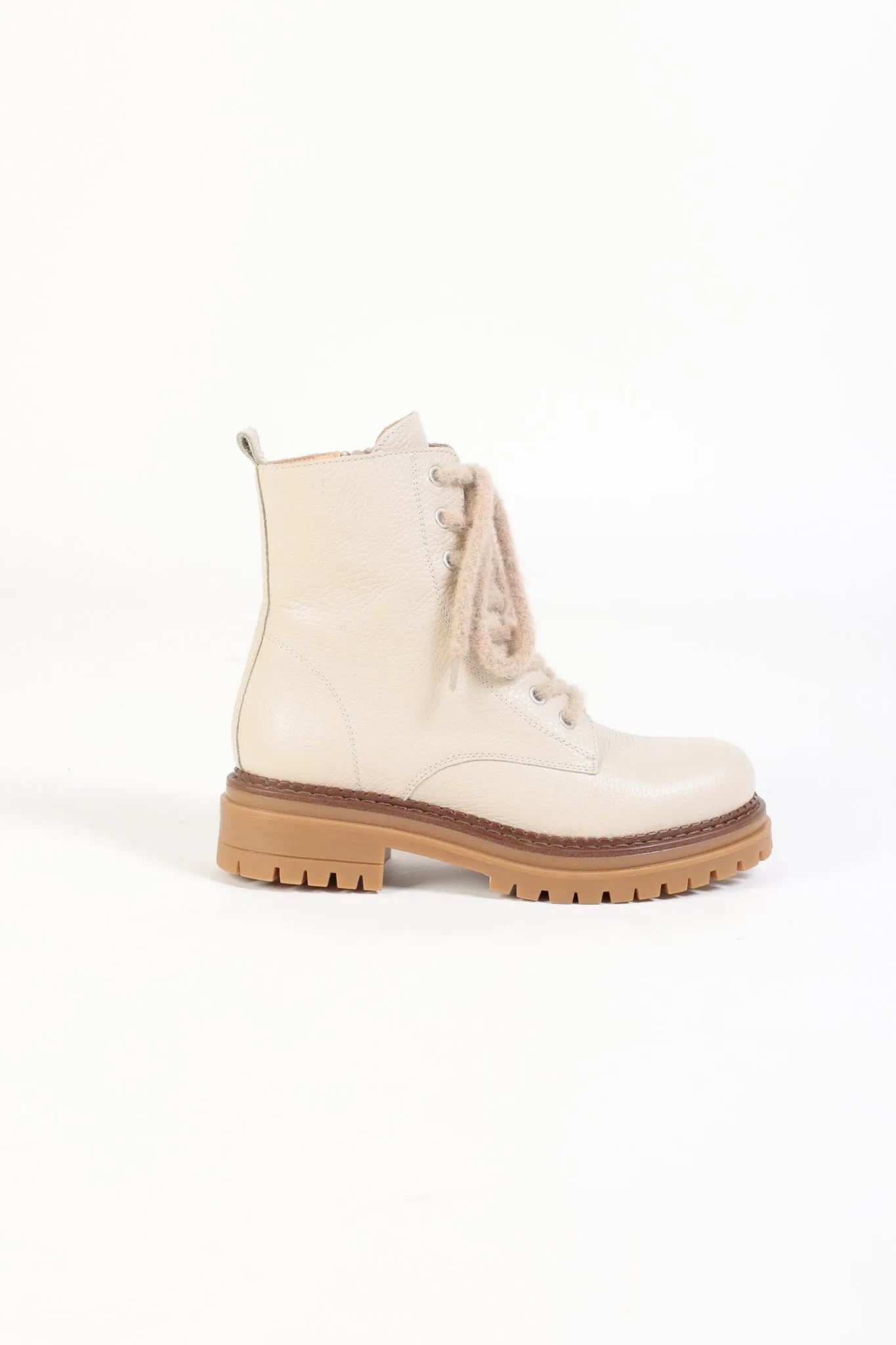 ELLIE LATTE - Lace-Up Flat Ankle Boots