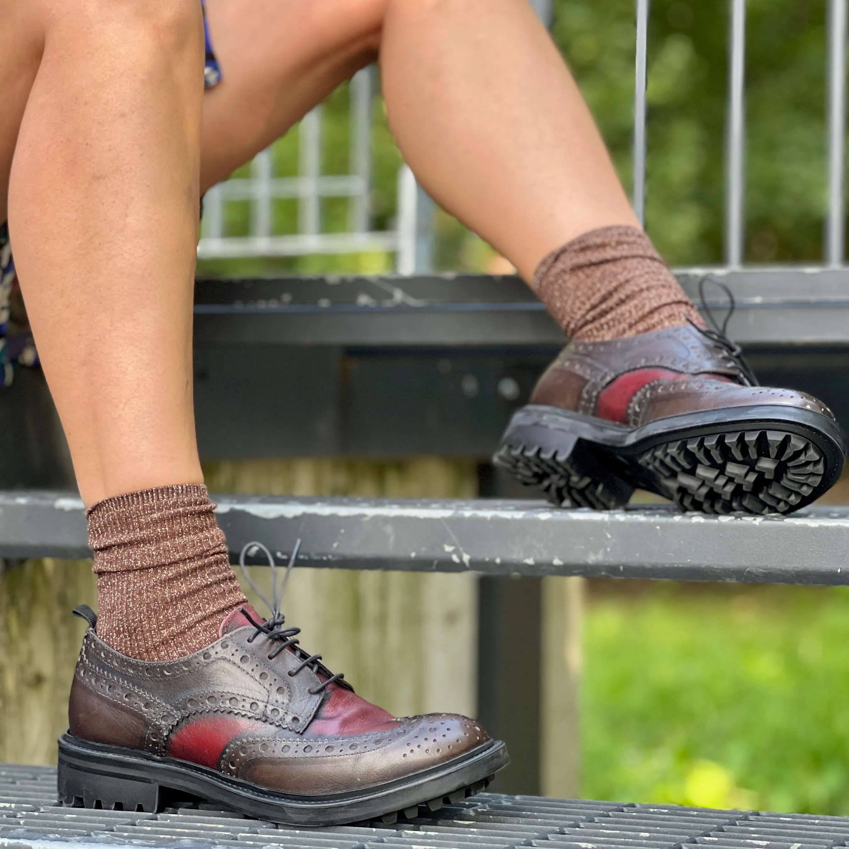 Guns Brown scarpa allacciata in pelle marrone e rossa artigianale marchigiana
