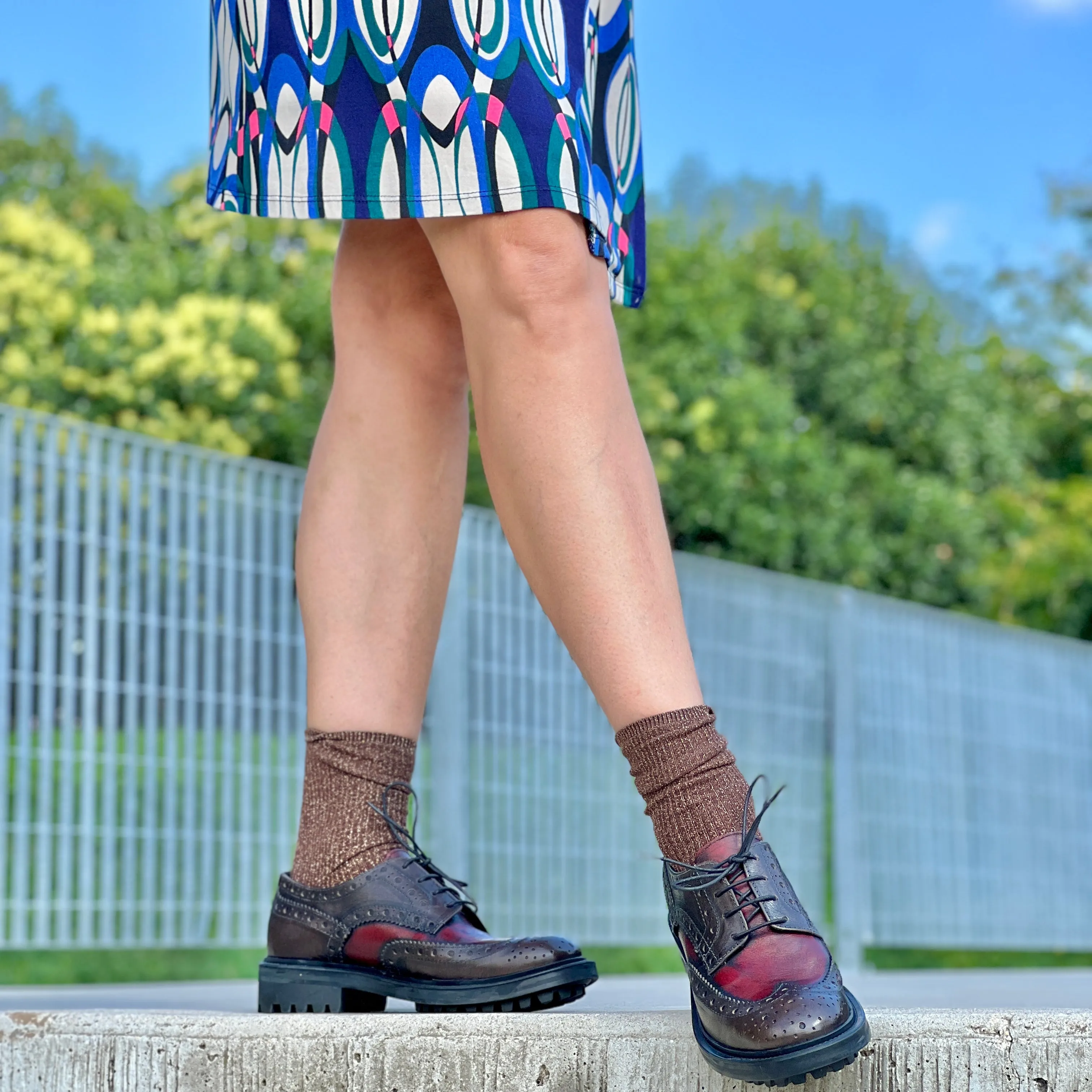 Guns Brown scarpa allacciata in pelle marrone e rossa artigianale marchigiana