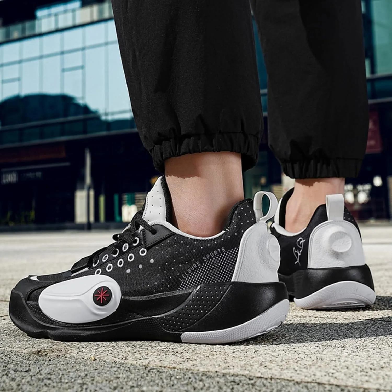 Men's Basketball Shoes Lightweight Mesh Fabric Fashionable Anti Slip Sports Running Boots
