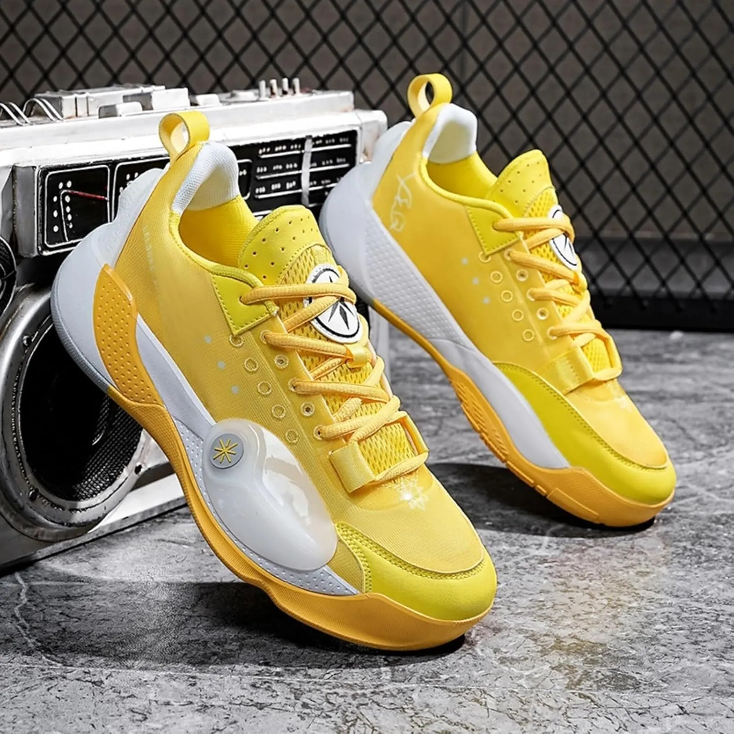 Men's Basketball Shoes Lightweight Mesh Fabric Fashionable Anti Slip Sports Running Boots
