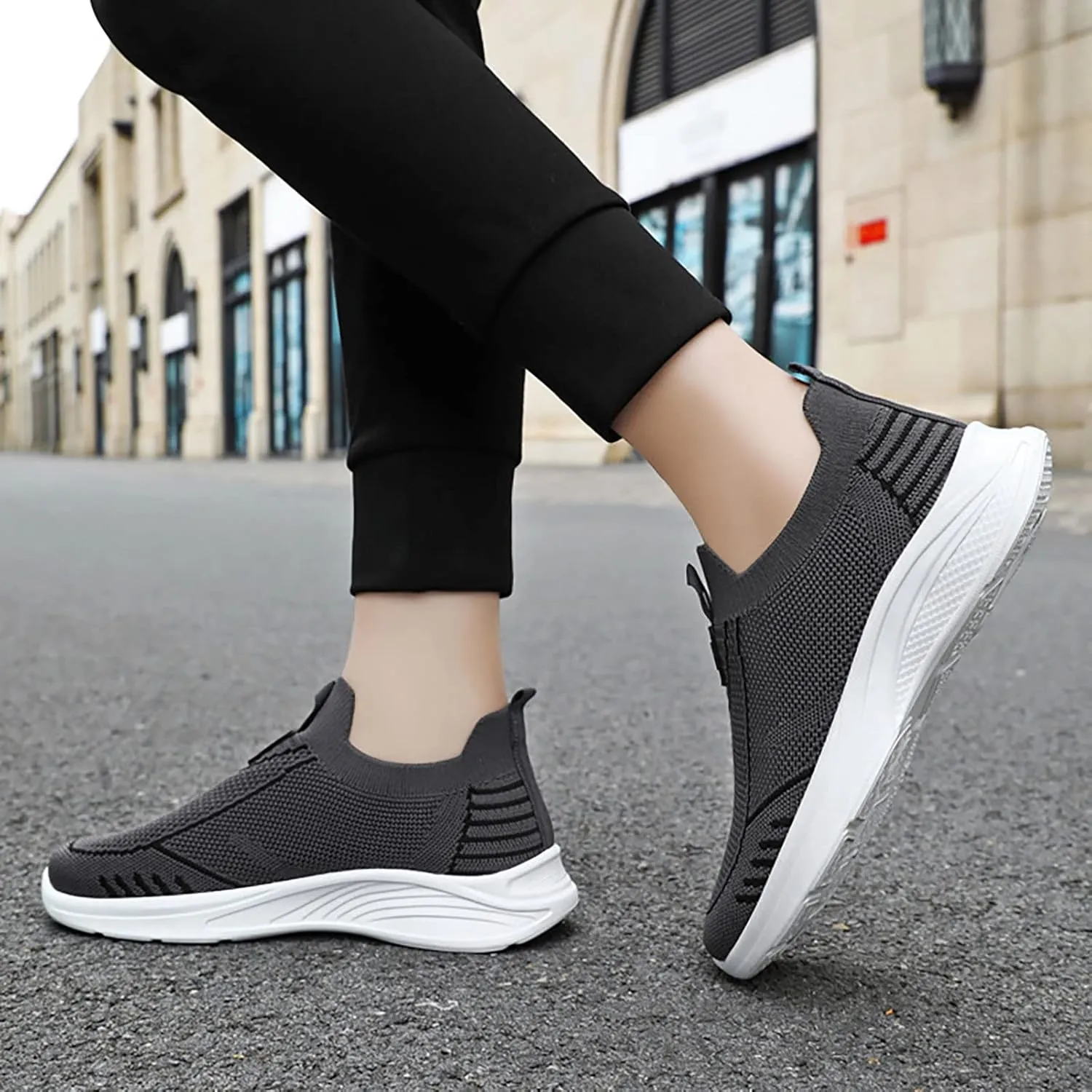 Men's New Flying Weave Walking Shoes Breathable and Comfortable Men's Casual Jogging Summer Sneaker