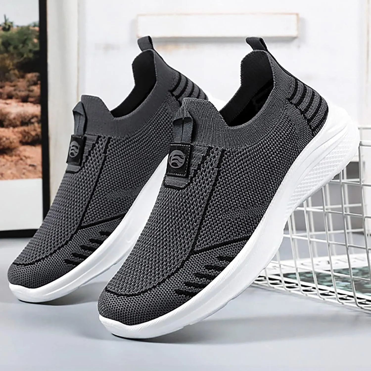 Men's New Flying Weave Walking Shoes Breathable and Comfortable Men's Casual Jogging Summer Sneaker