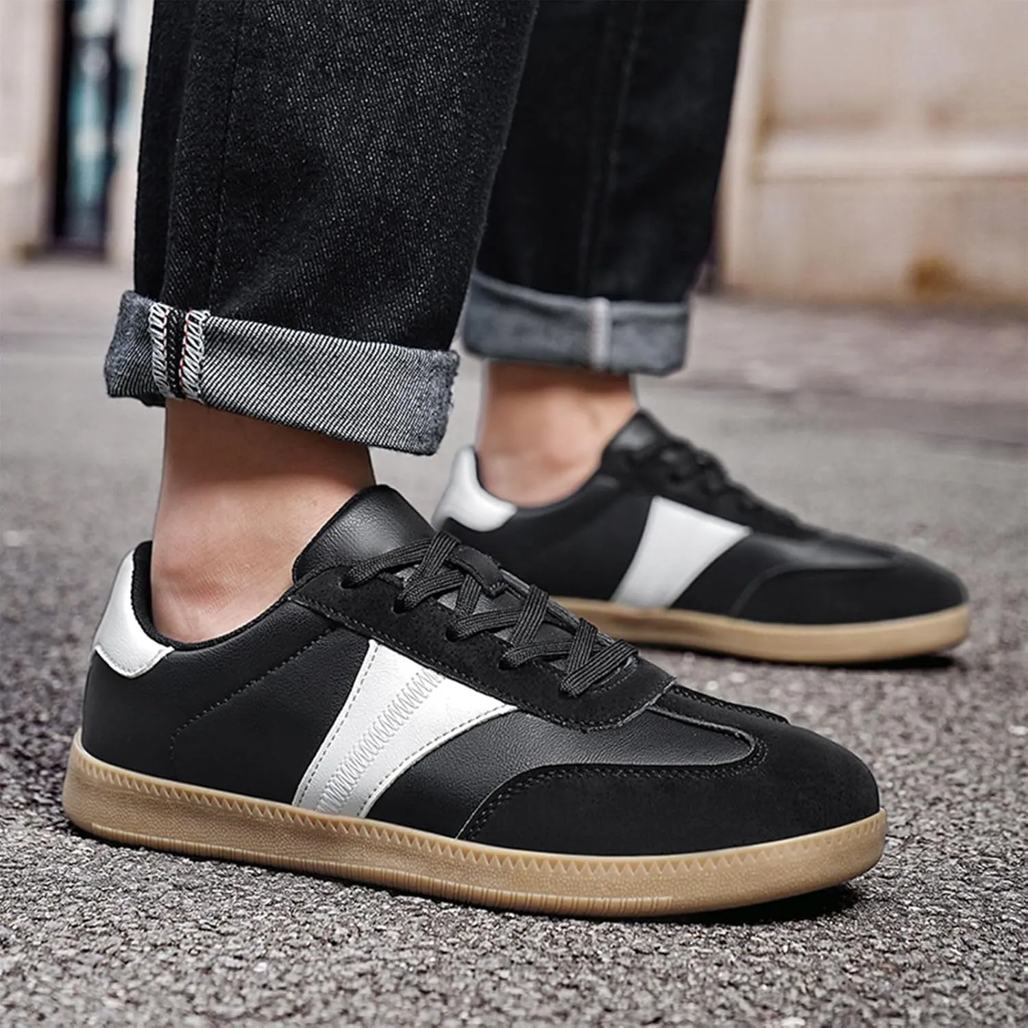 Mens Retro Skateboarding Shoes with Flats Bottom Anti-Slip Lightweight Water-Proof Wear-Resistant Outdoor Leather Sneakers Fashional Board Skate Athletic Training Sports