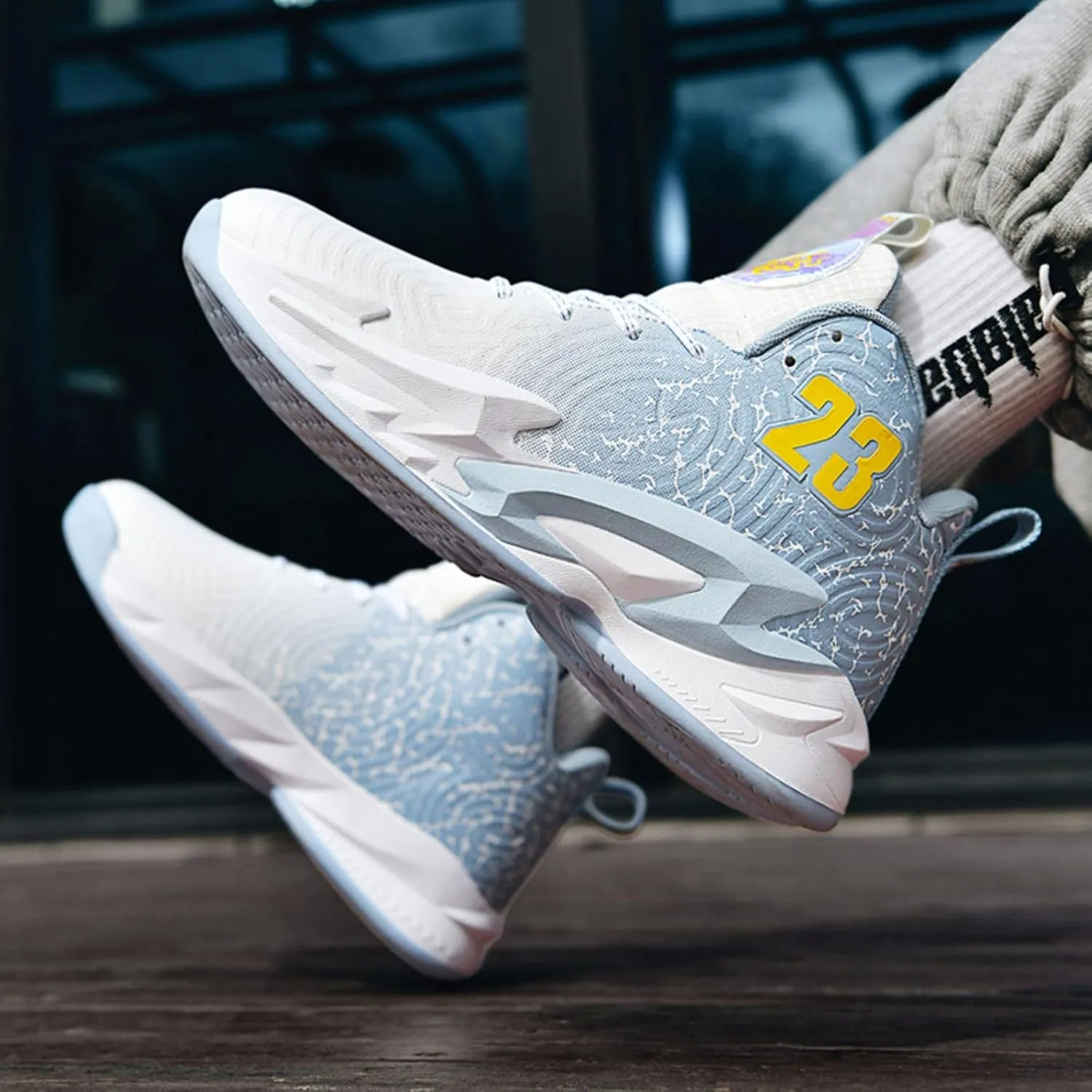 New wear-Resistant high top Basketball Shoes